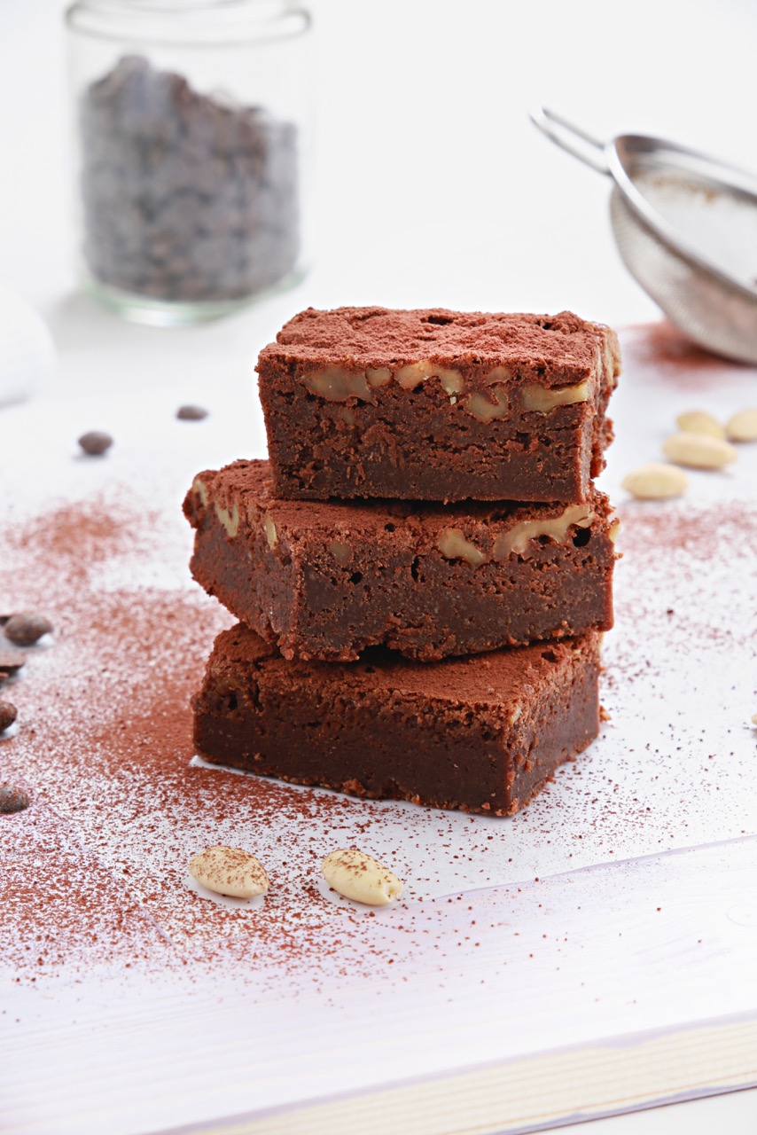 DARK CHOCOLATE & ALMOND BROWNIE · Serves 6