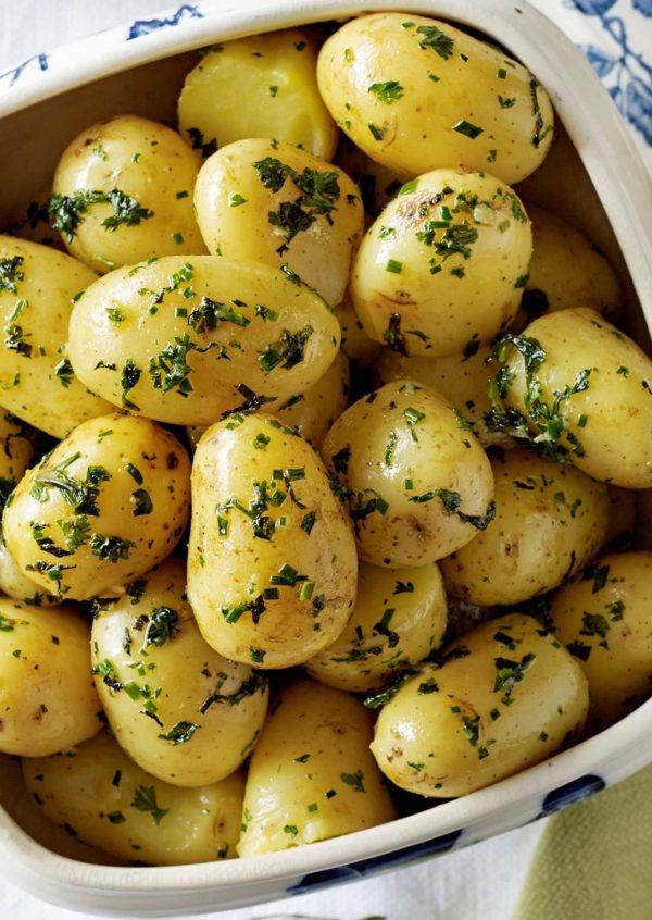 NEW POTATOES WITH FRESH HERBS & SEA SALT · Serves 2