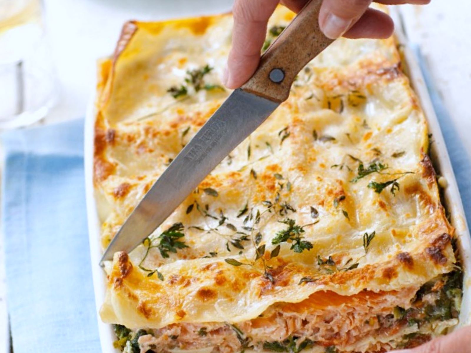 Lasaña de salmón, gambas y espinacas · Para 2 personas